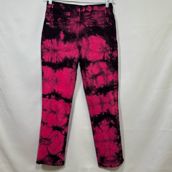 Alice+Olivia Genevieve distressed baggy jeans in a pink and black tie-dye - Picture 2 of 8